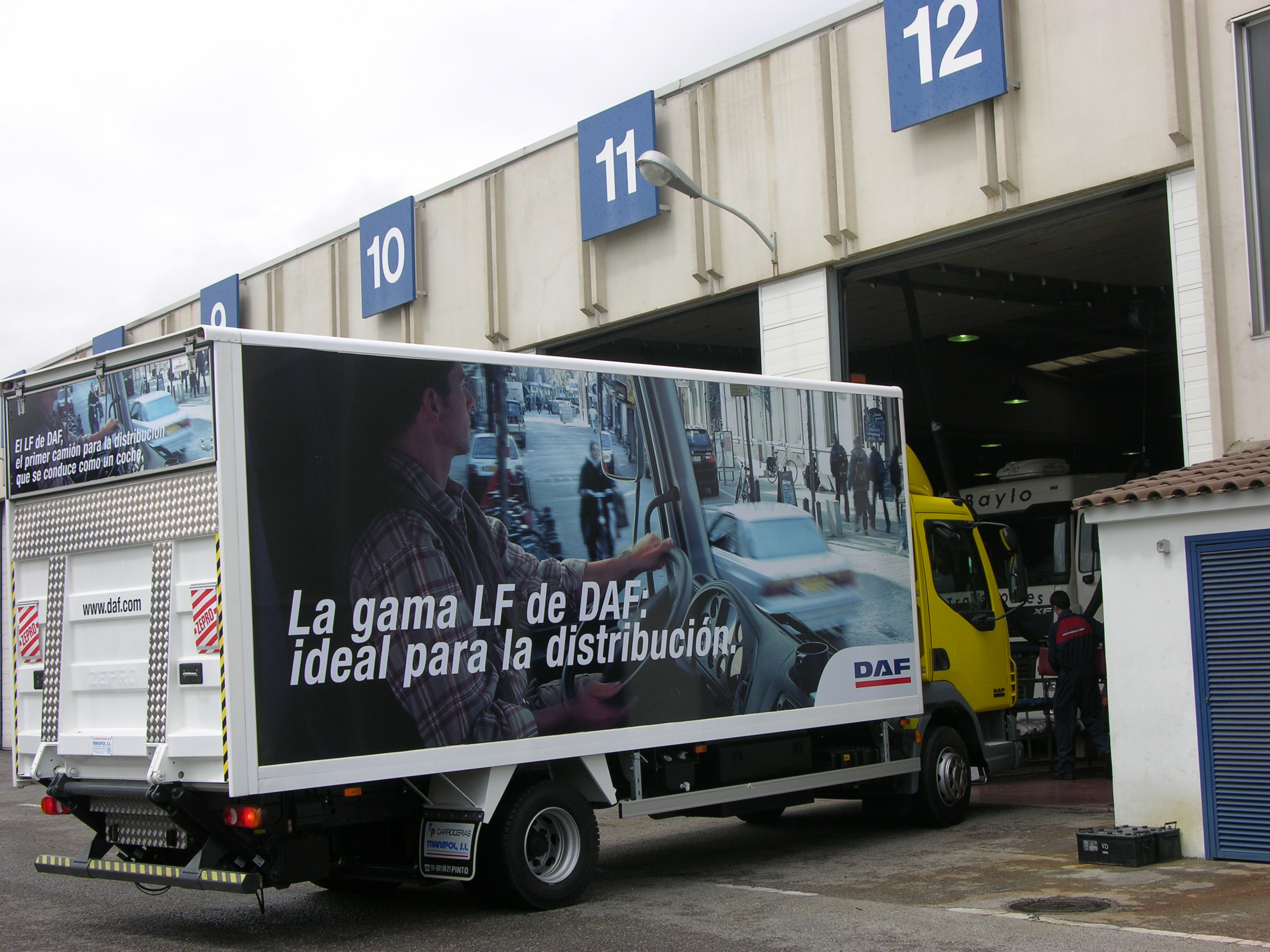 Vinilo en vehículo para la empresa DAF, dedicada a la fabricación de camiones